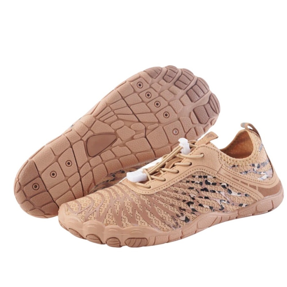 Hike Footwear Lorax Leopard cheetah‎ Barefoot Shoes Women's Size 40 Tan Slip On